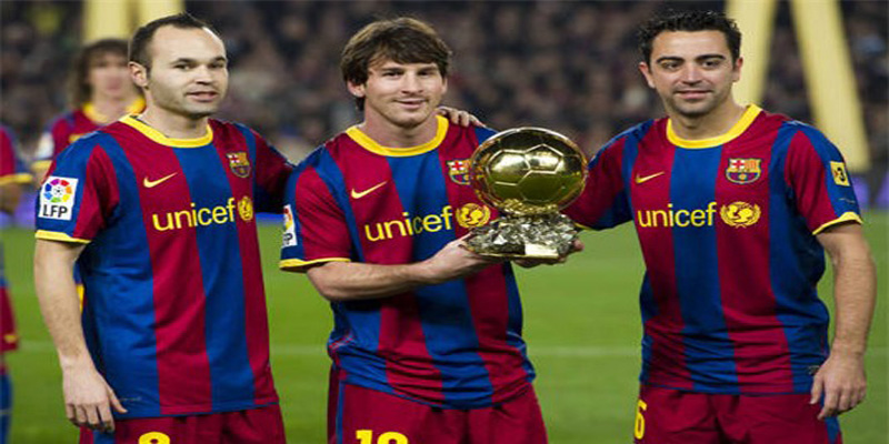 Xavier Hernández Creus- cầu thủ huyền thoại Barcelona