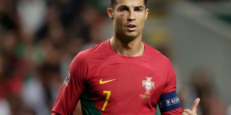 Cầu thủ nổi tiếng Cristiano Ronaldo